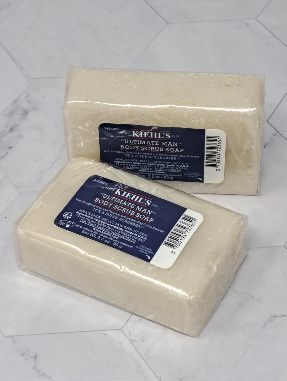 Kiehl's Ultimate Man Body Scrub Soap - 3.2 oz - 2 Bars.